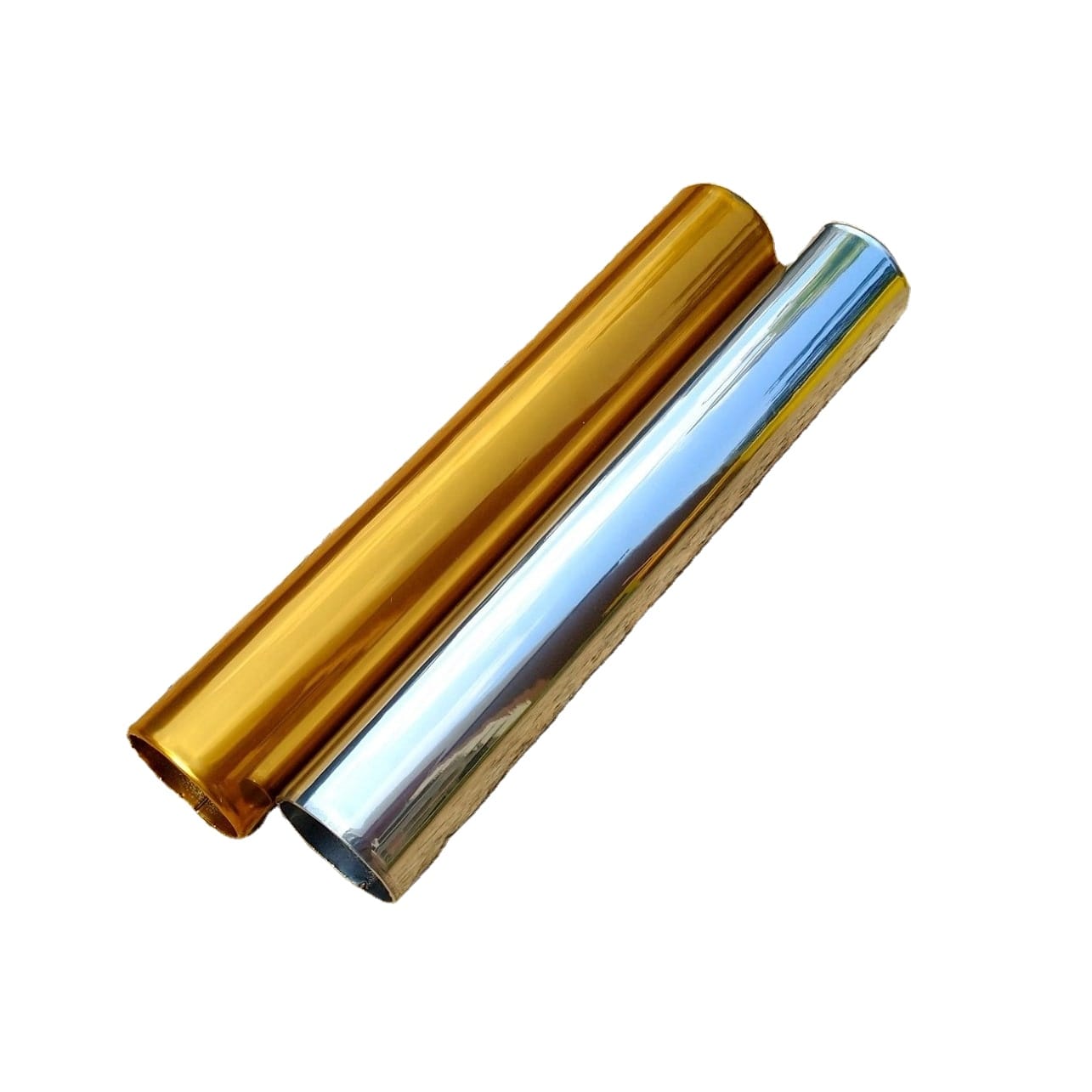 Gros plan sur le vinyle adhésif Or Brillant montrant son effet miroir (chrome) réfléchissant