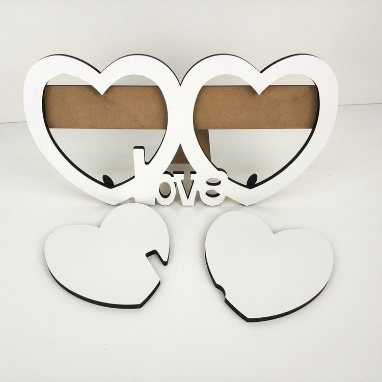 Zoom sur la surface blanche lisse du MDF prête pour l'impression.