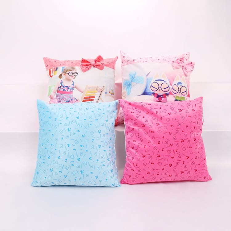 Gros plan sur la maille du tissu polyester montrant sa robustesse et sa facilité de nettoyage.