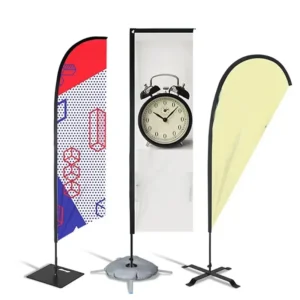 Différentes tailles de mâts de drapeaux publicitaires 3m 4m et 5m en extérieur
